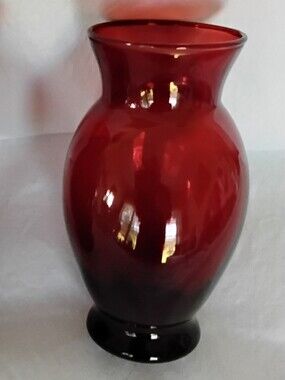Vtg Anchor Hocking Red Glass Decorative Vase - Elegant Home Accent